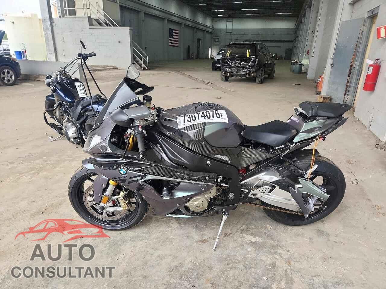 BMW S 2011 - WB1051702BZV43360