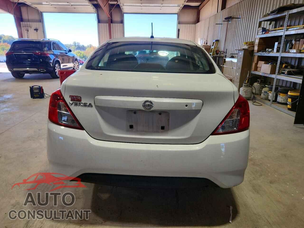 NISSAN VERSA 2017 - 3N1CN7AP1HL805915