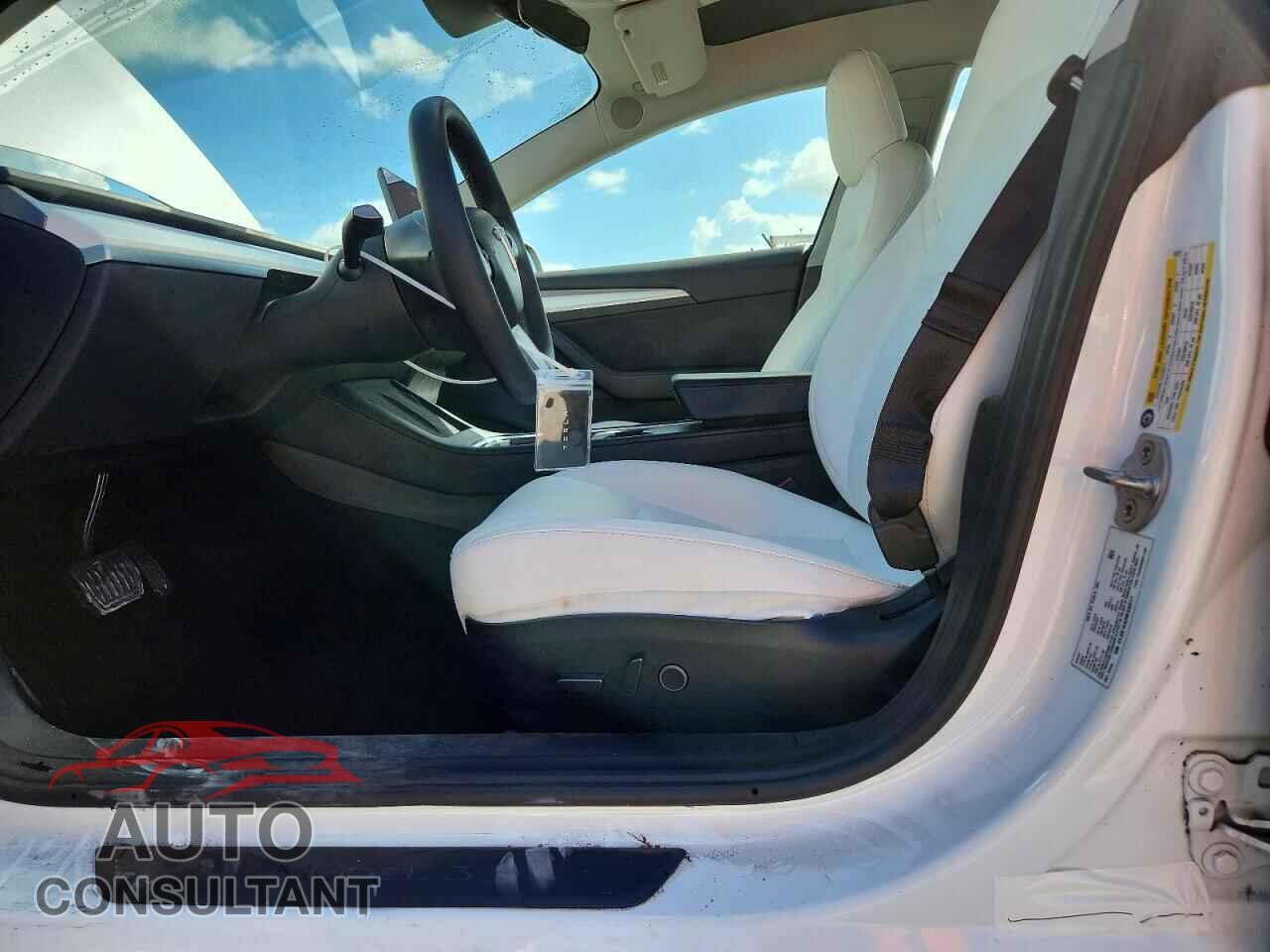 TESLA MODEL 3 2022 - 5YJ3E1EA2NF233277
