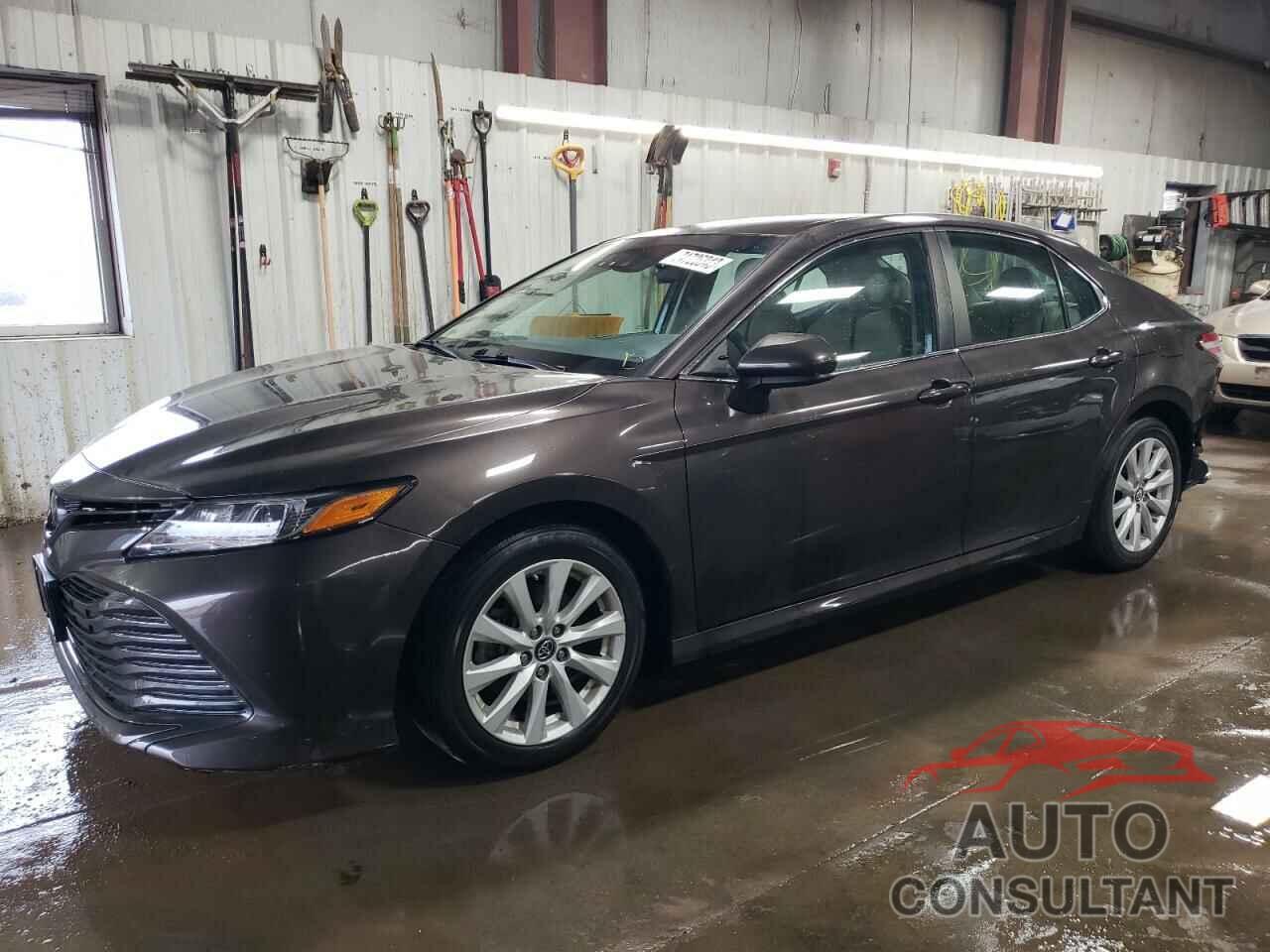 TOYOTA CAMRY 2018 - 4T1B11HK6JU674080