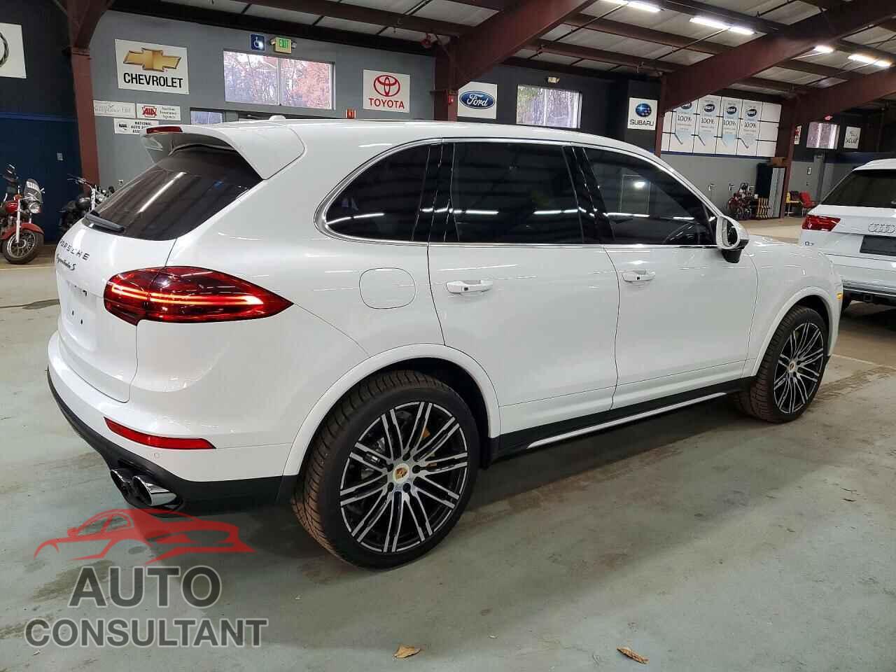 PORSCHE CAYENNE 2017 - WP1AC2A25HLA97213