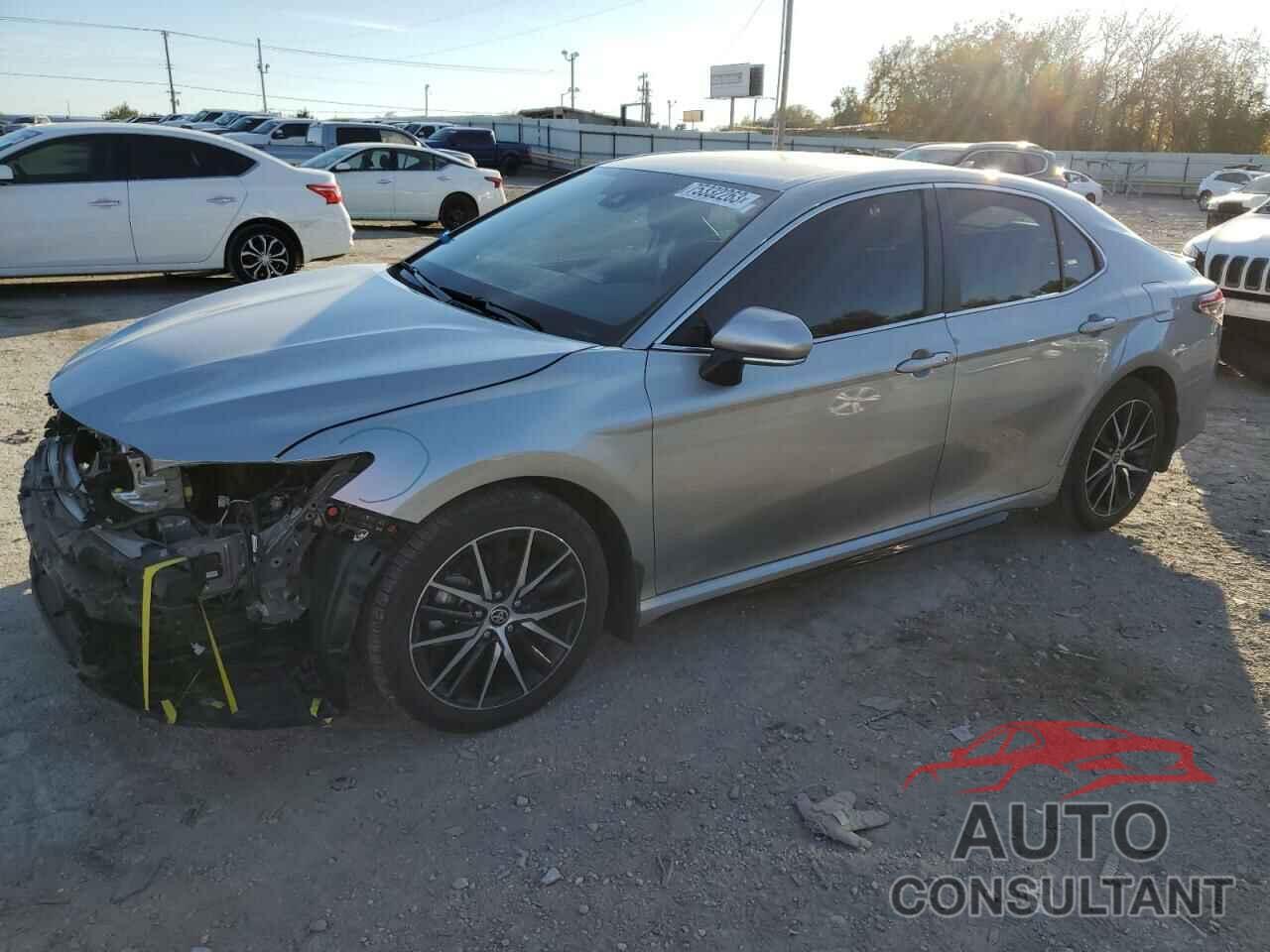 TOYOTA CAMRY 2022 - 4T1G11AK1NU640201