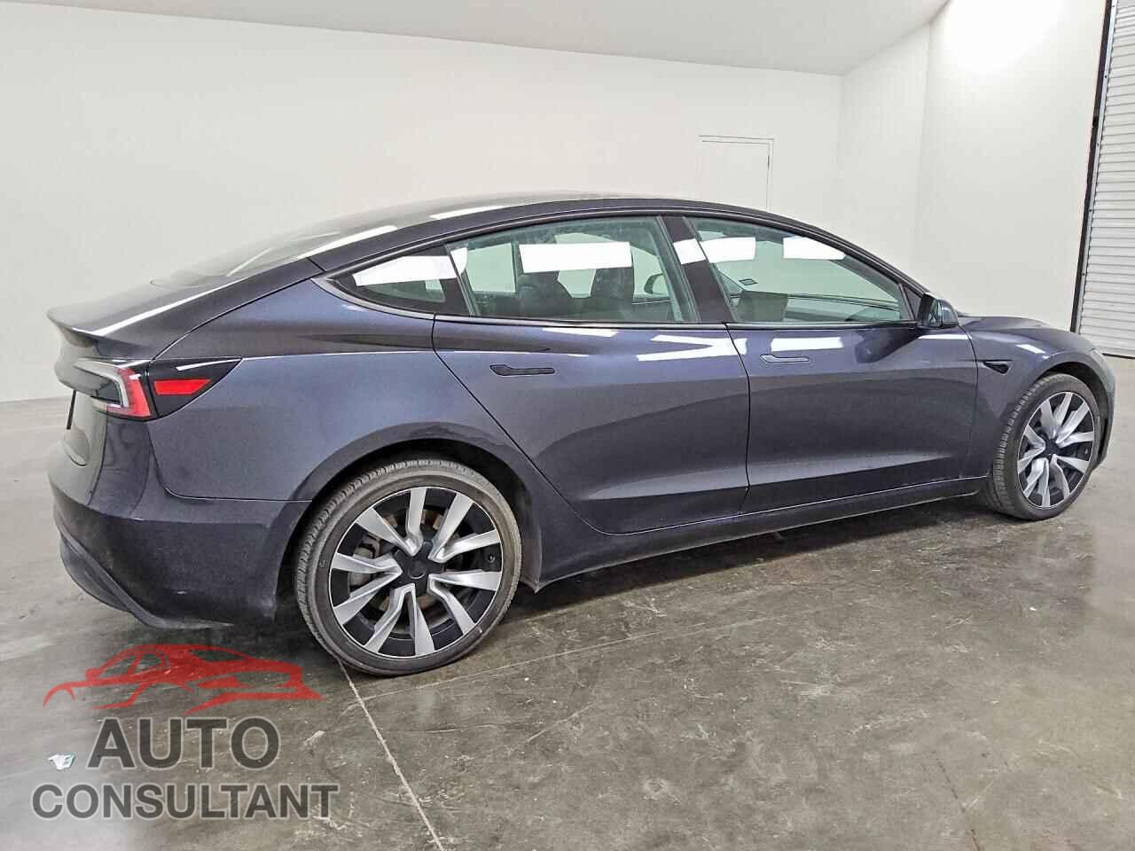 TESLA MODEL 3 2024 - 5YJ3E1EA4RF748433