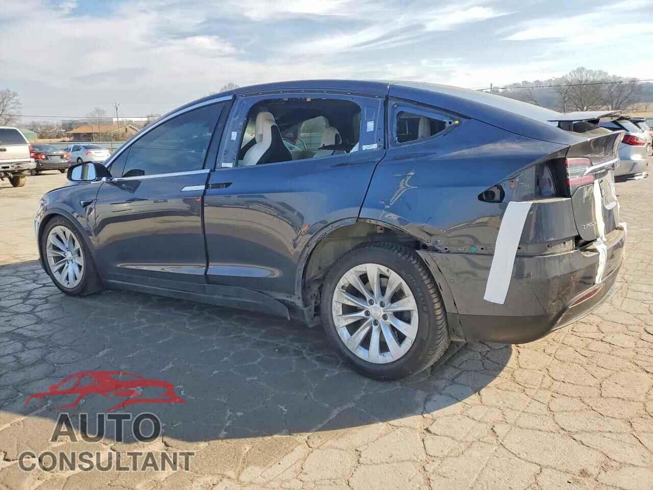 TESLA MODEL X 2017 - 5YJXCBE25HF059571