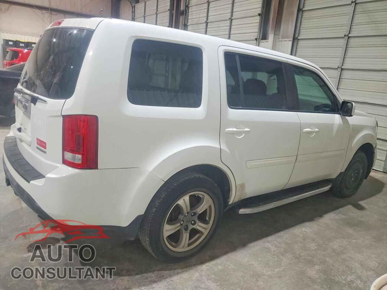 HONDA PILOT 2015 - 5FNYF3H32FB027888