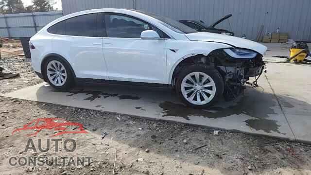TESLA MODEL X 2020 - 5YJXCAE28LF237752