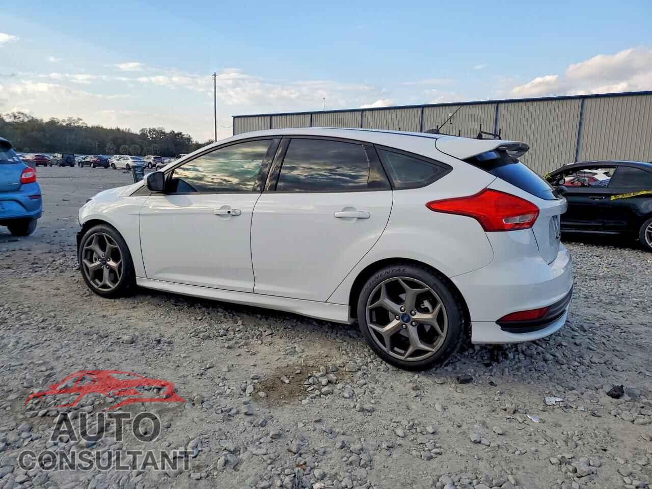 FORD FOCUS 2015 - 1FADP3L98FL362602
