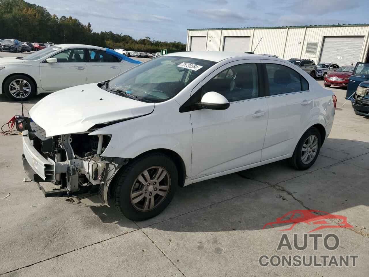 CHEVROLET SONIC 2015 - 1G1JC5SH7F4166926