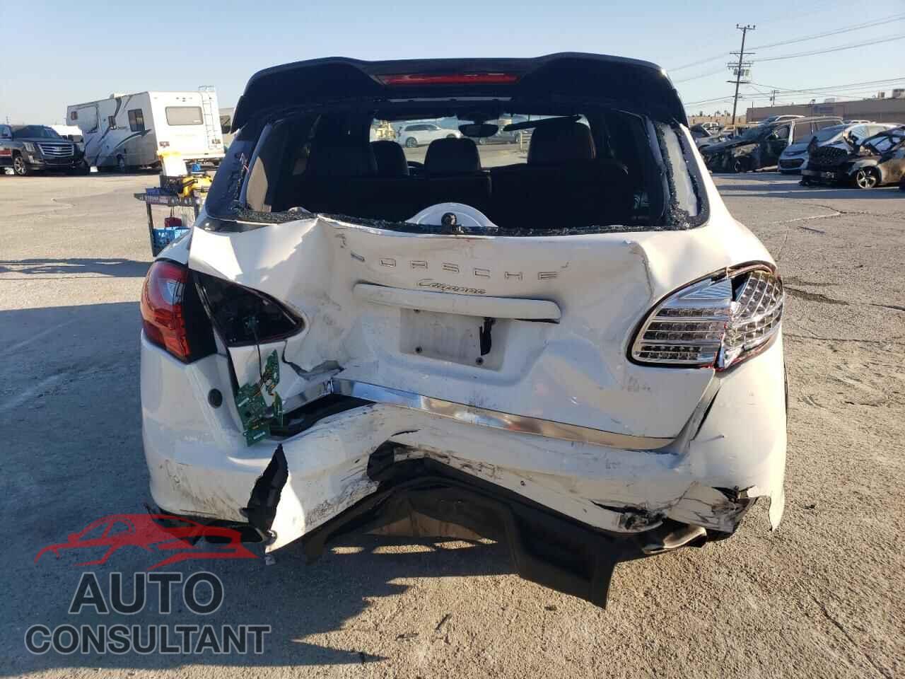 PORSCHE CAYENNE 2012 - WP1AA2A28CLA11858