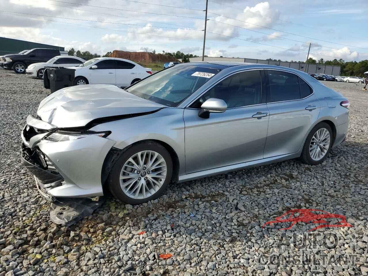 TOYOTA CAMRY 2018 - 4T1B11HK4JU064257