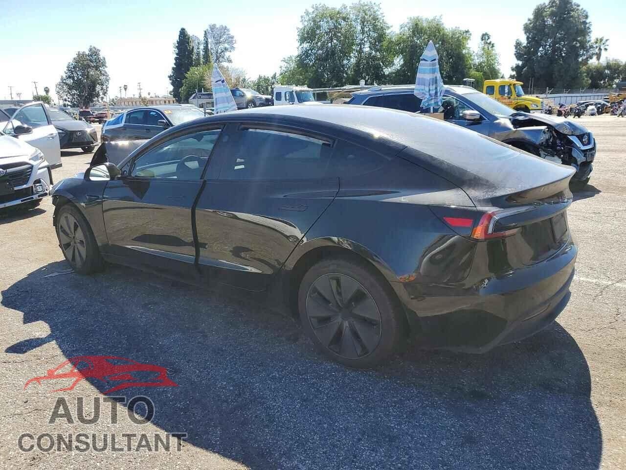 TESLA MODEL 3 2024 - 5YJ3E1EA5RF842935