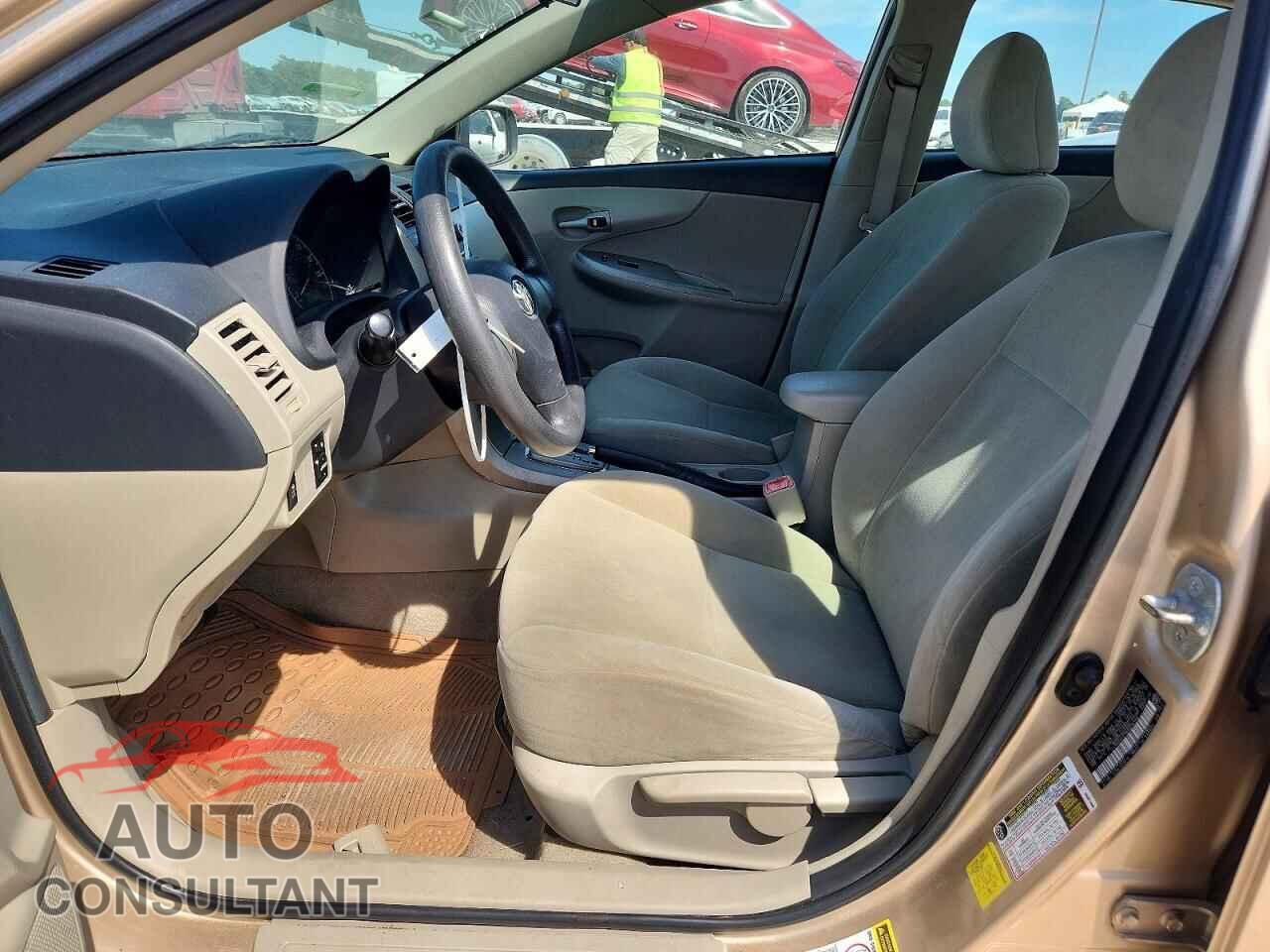 TOYOTA COROLLA 2011 - 2T1BU4EE7BC628199