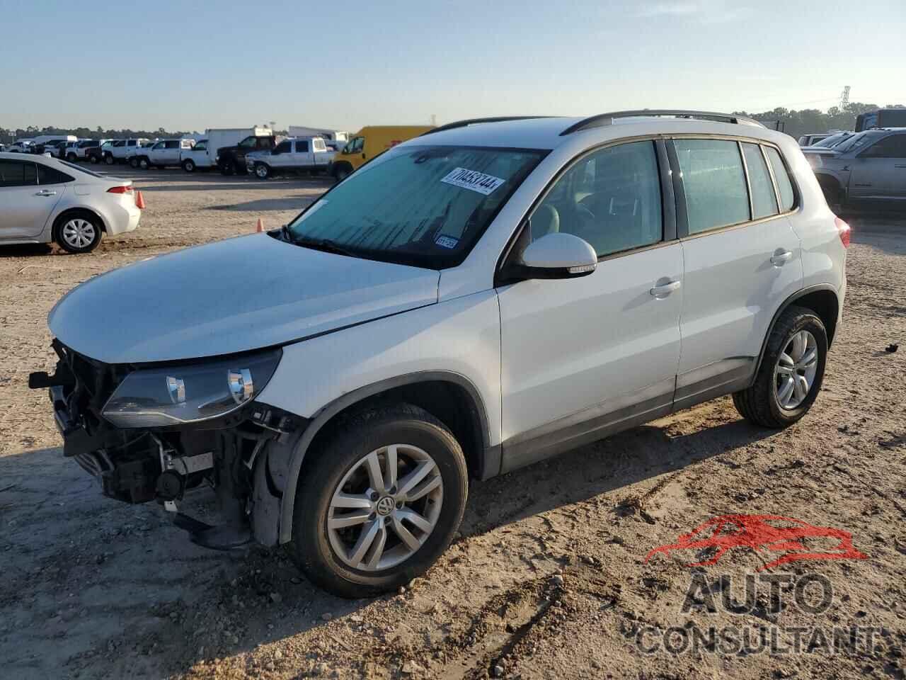 VOLKSWAGEN TIGUAN 2017 - WVGAV7AX6HK025068