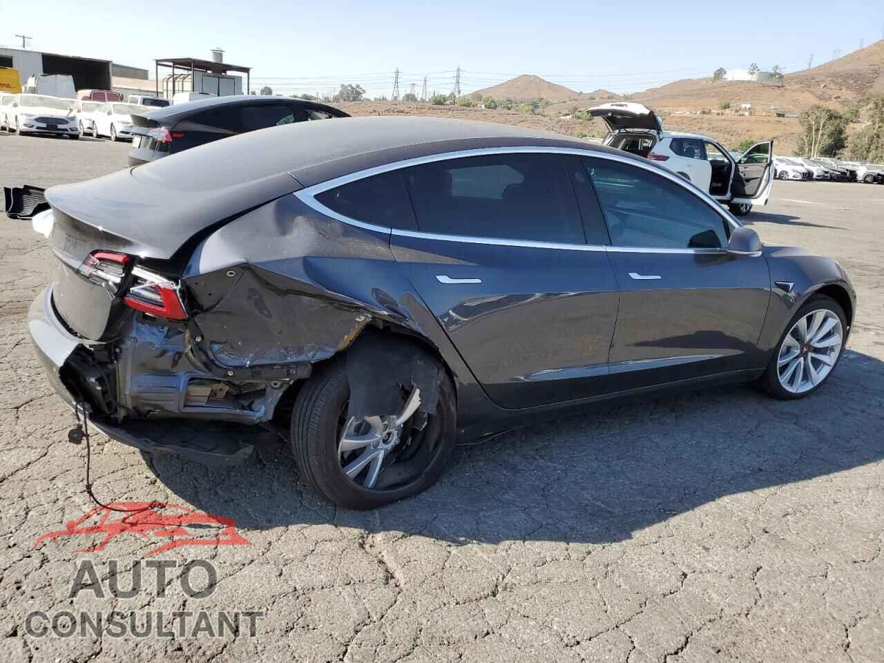 TESLA MODEL 3 2018 - 5YJ3E1EA5JF052829