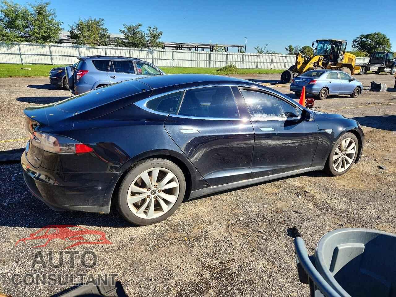 TESLA MODEL S 2015 - 5YJSA1S2XFF082713