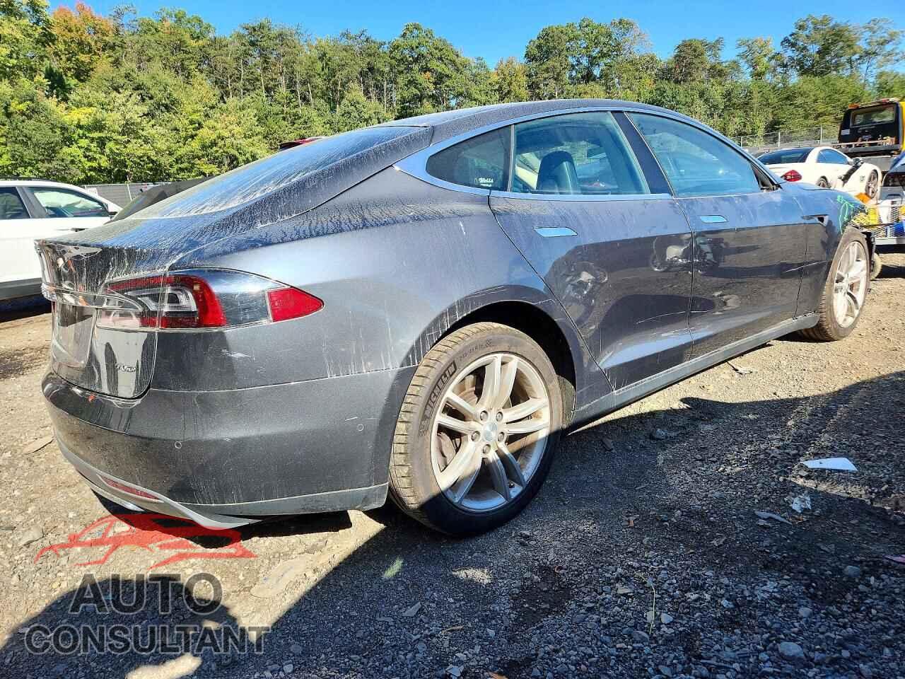 TESLA MODEL S 2015 - 5YJSA1S26FF090744