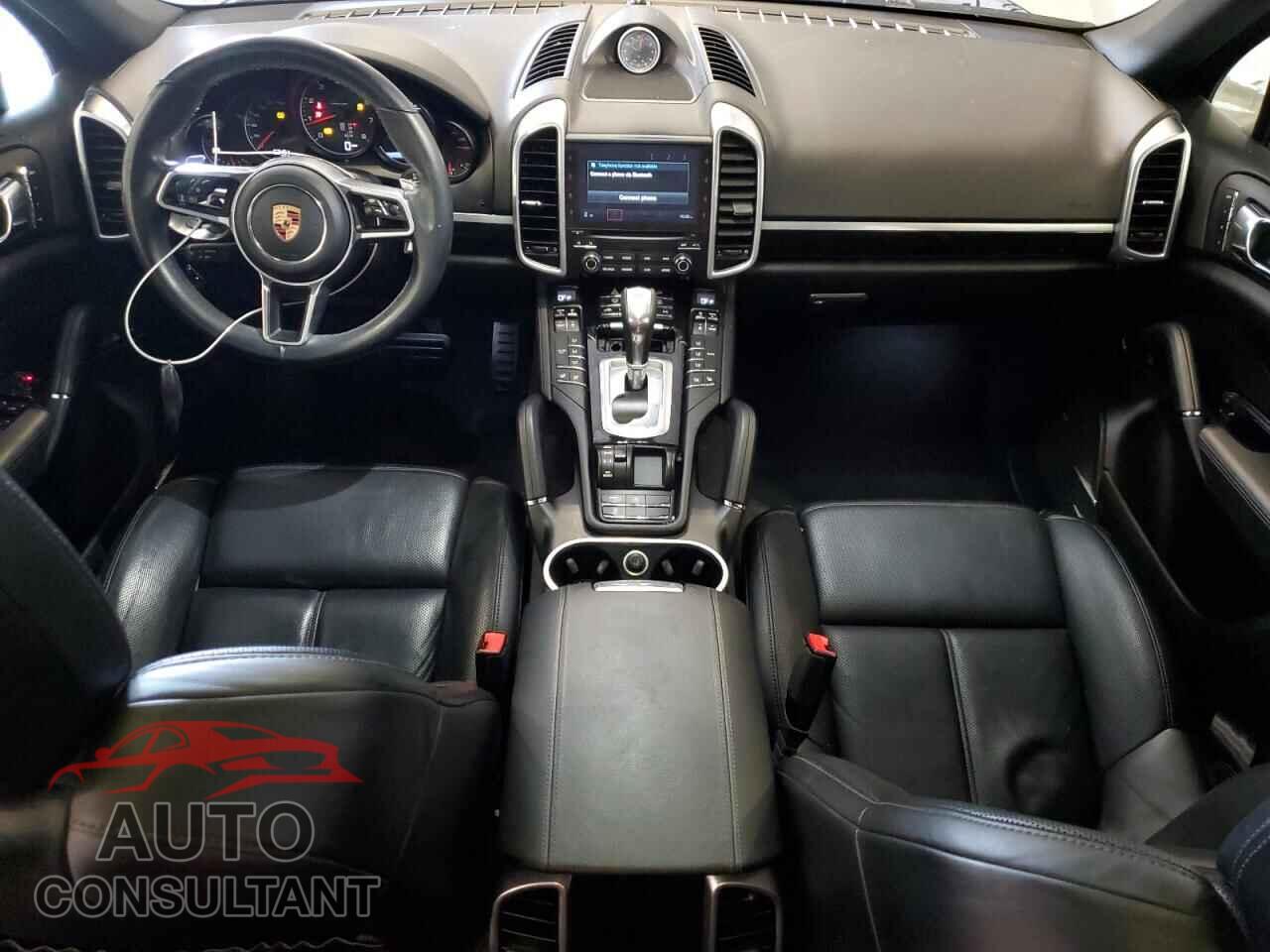 PORSCHE CAYENNE 2017 - WP1AA2A29HKA88073