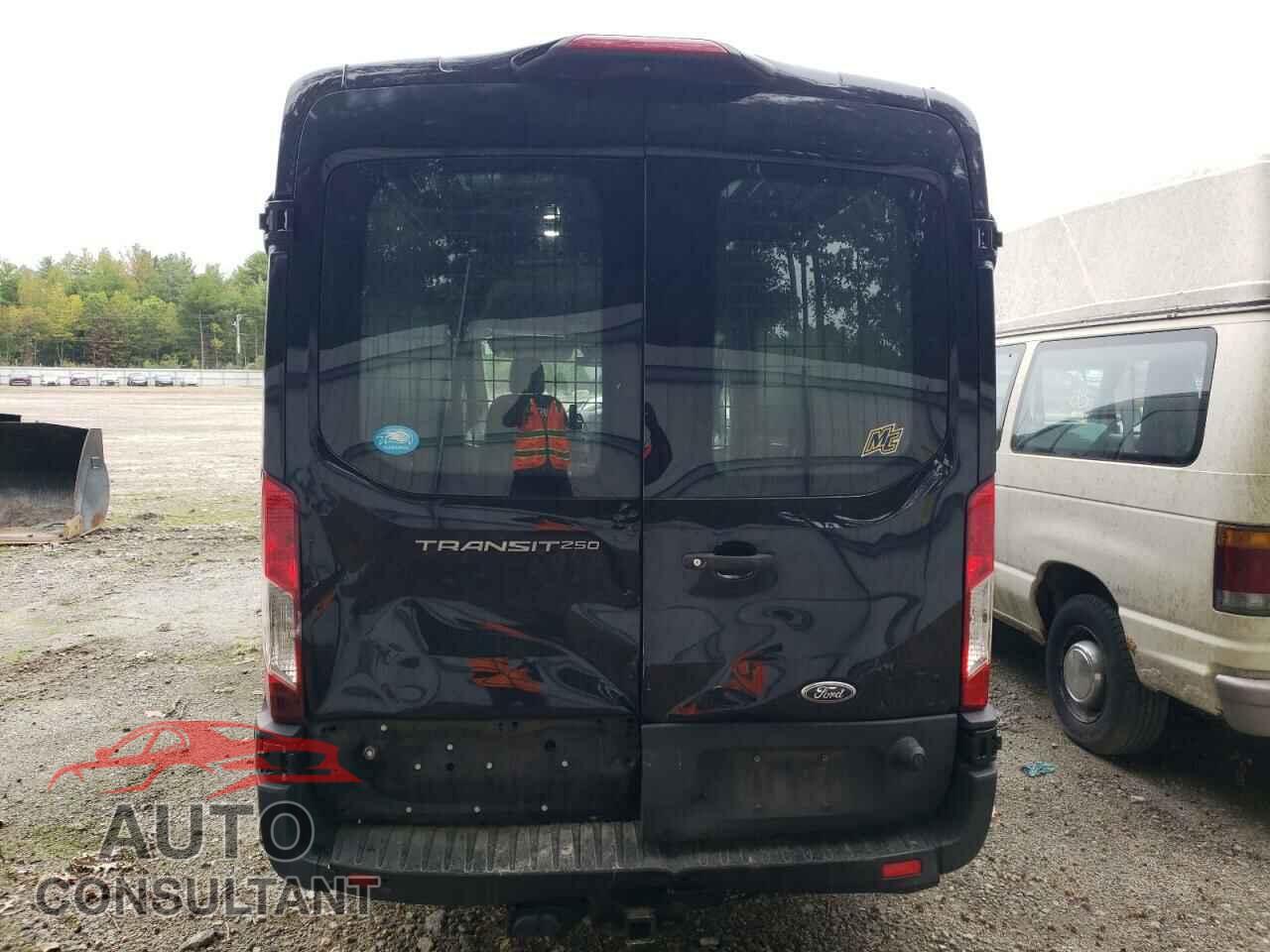 FORD TRANSIT 2019 - 1FTYR2CM2KKA31972