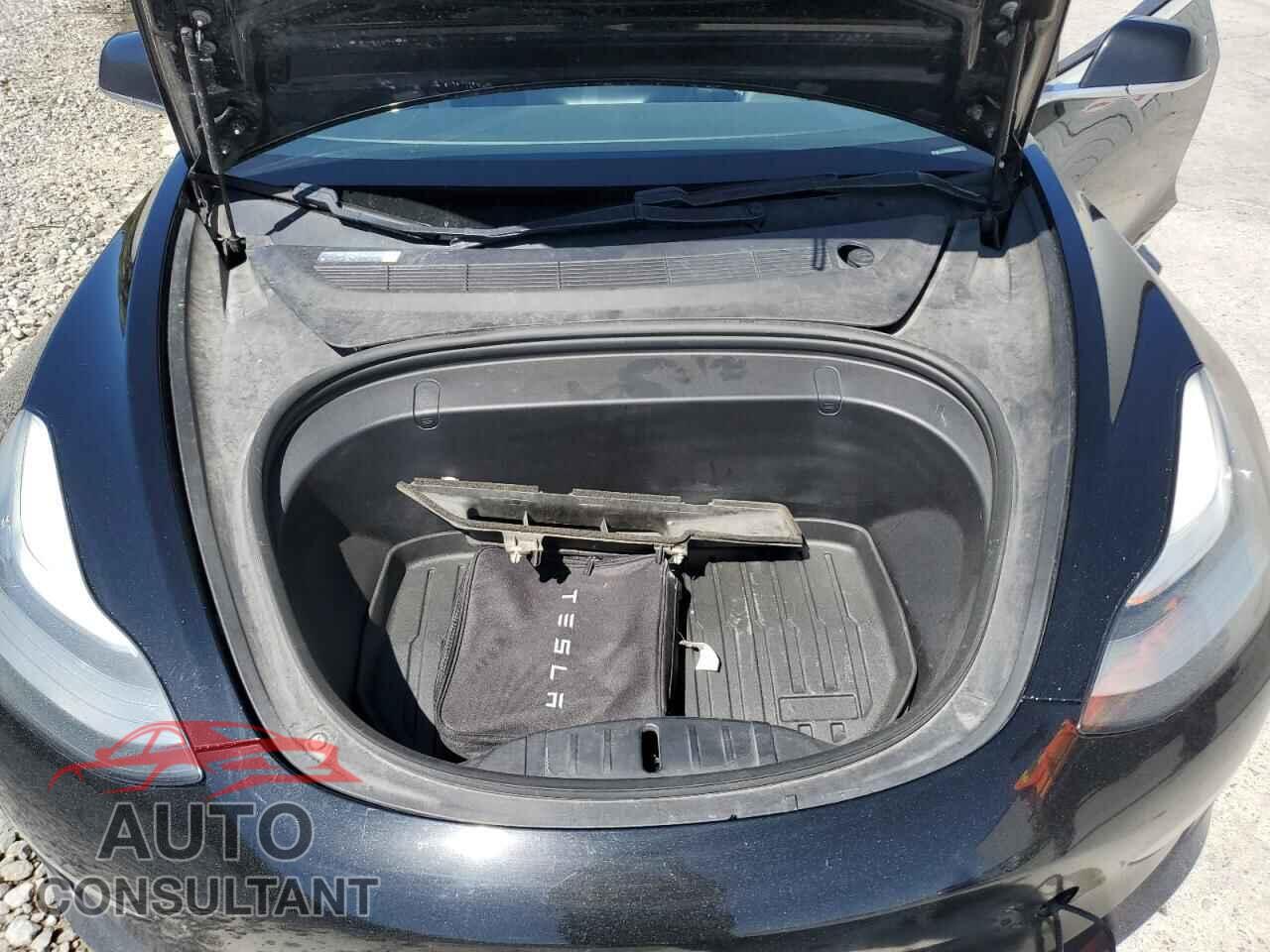 TESLA MODEL 3 2018 - 5YJ3E1EB3JF183718
