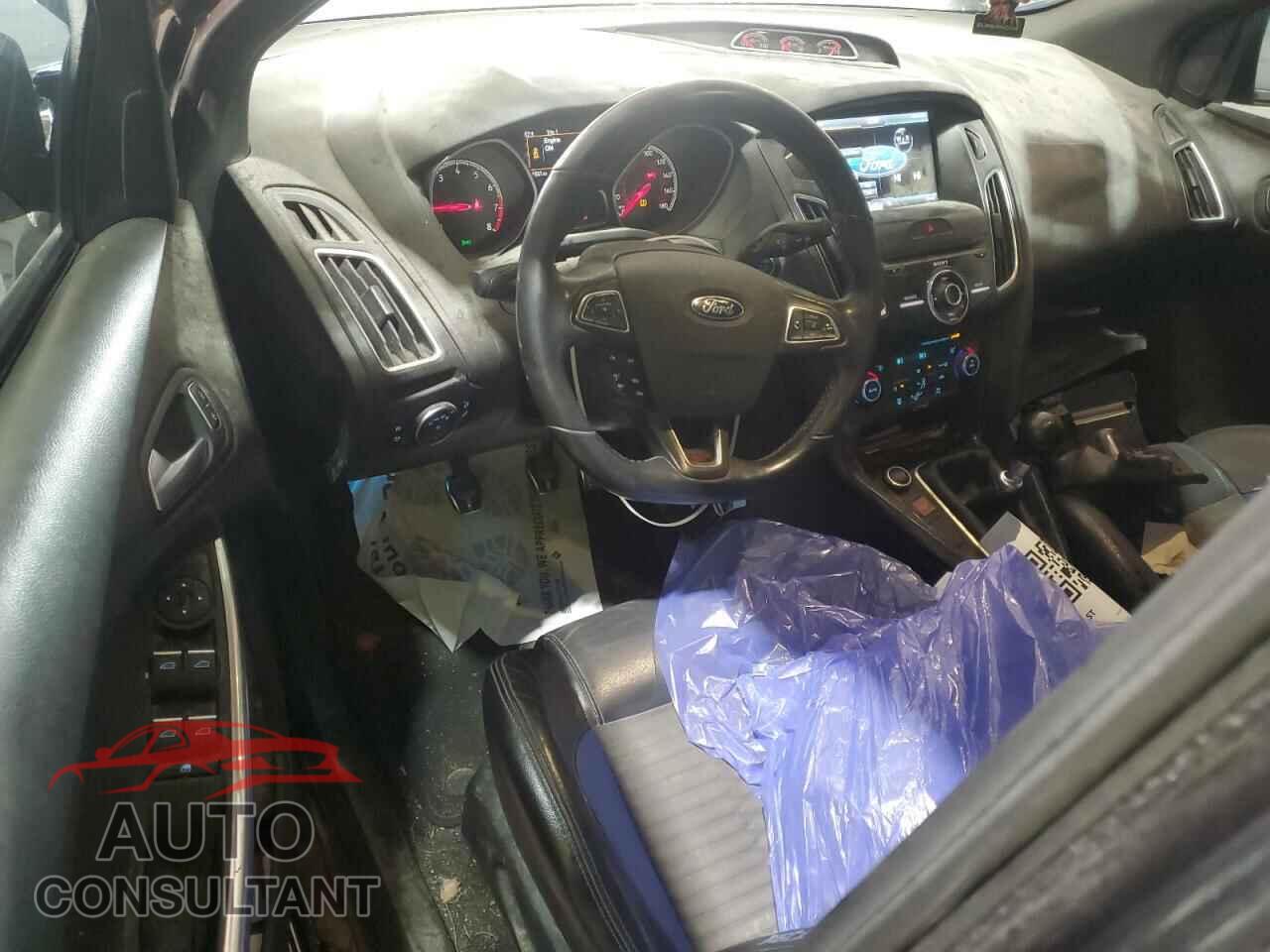 FORD FOCUS 2015 - 1FADP3L97FL328070
