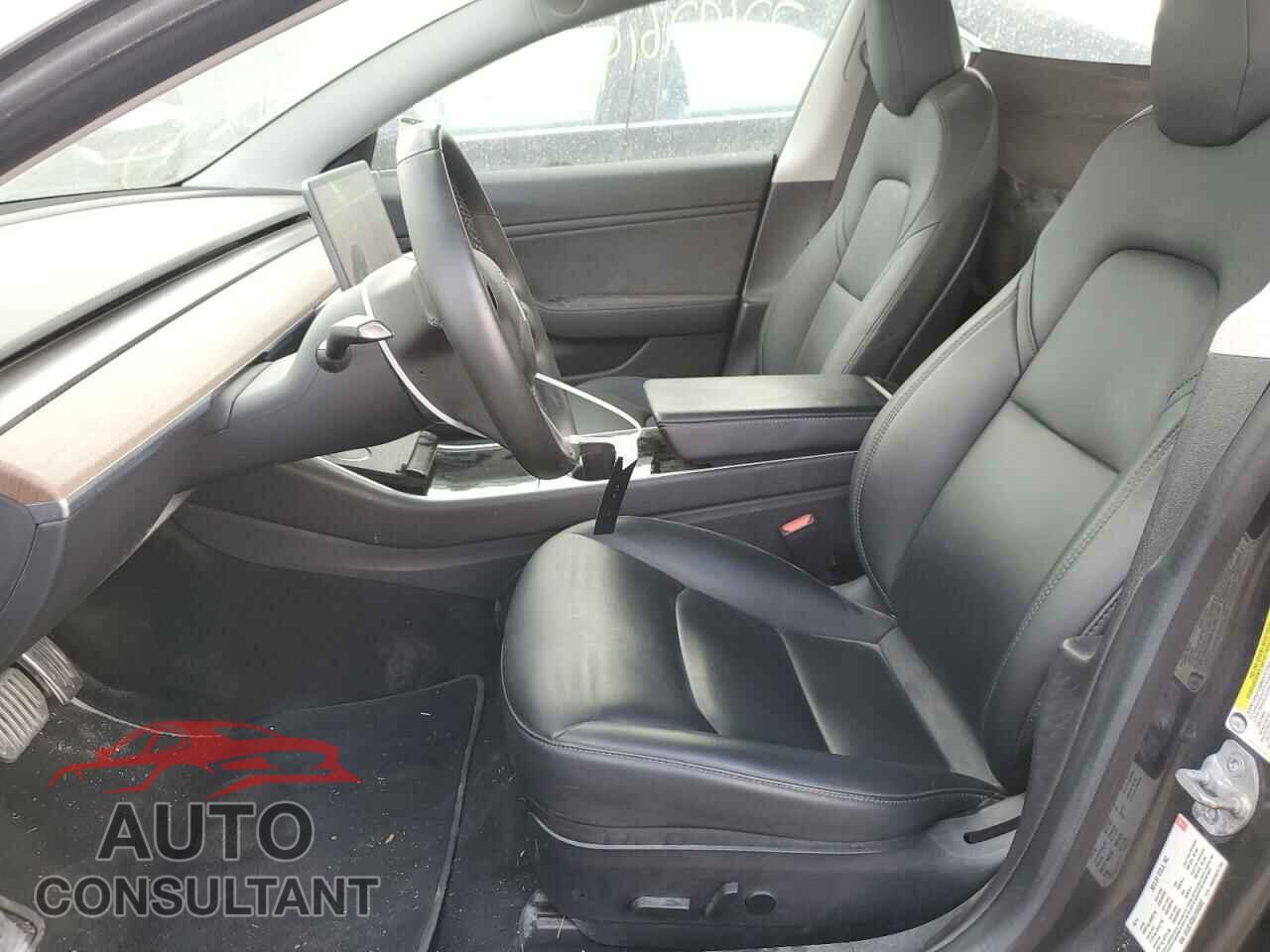 TESLA MODEL 3 2018 - 5YJ3E1EBXJF093952