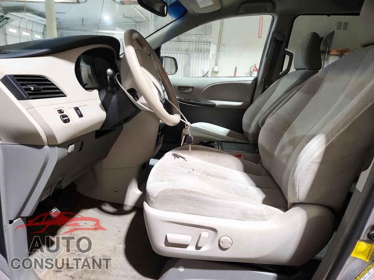 TOYOTA SIENNA 2012 - 5TDKK3DC0CS254883