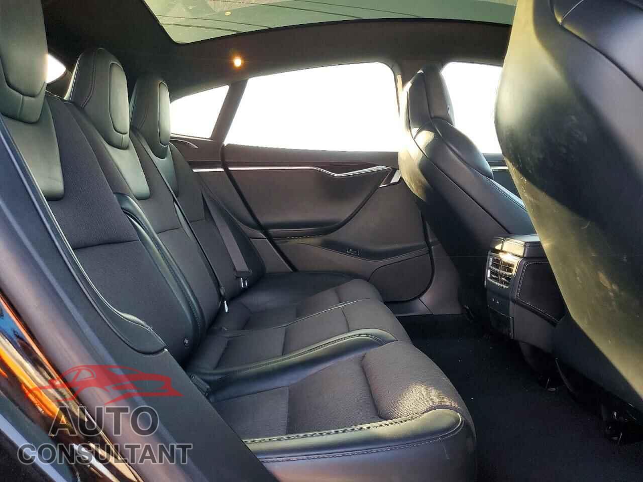 TESLA MODEL S 2017 - 5YJSA1E11HF231127