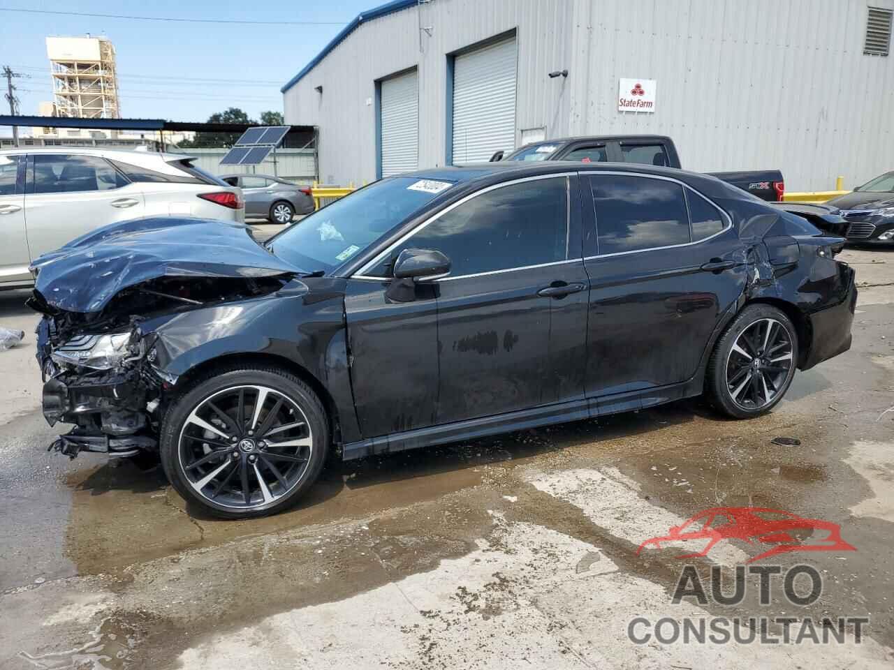 TOYOTA CAMRY 2018 - 4T1B61HK9JU073098