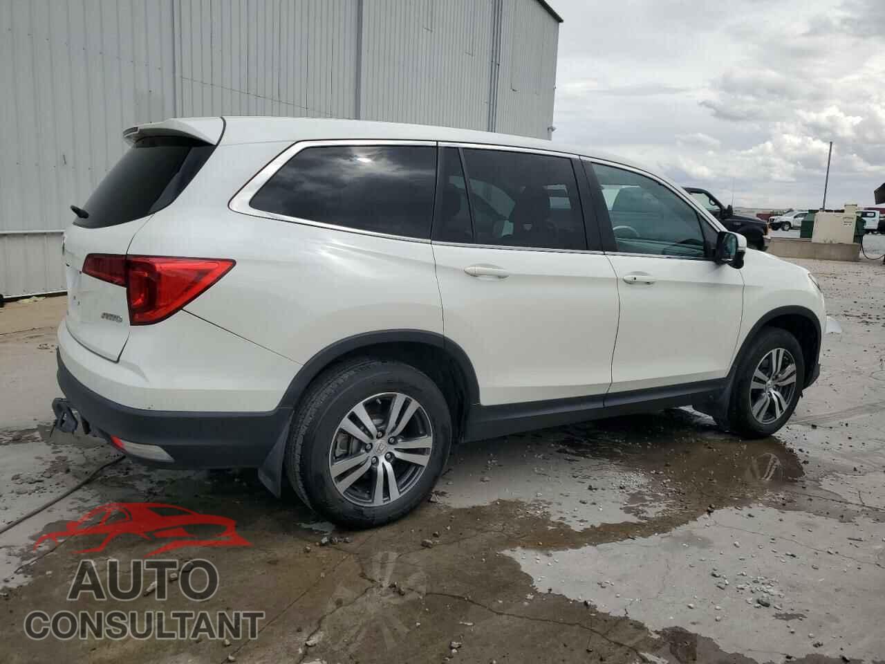 HONDA PILOT 2018 - 5FNYF6H37JB046544