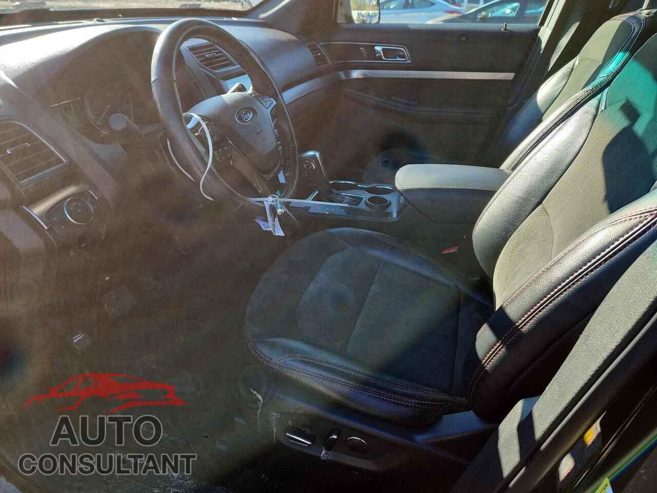 FORD EXPLORER 2018 - 1FM5K7D8XJGC65151