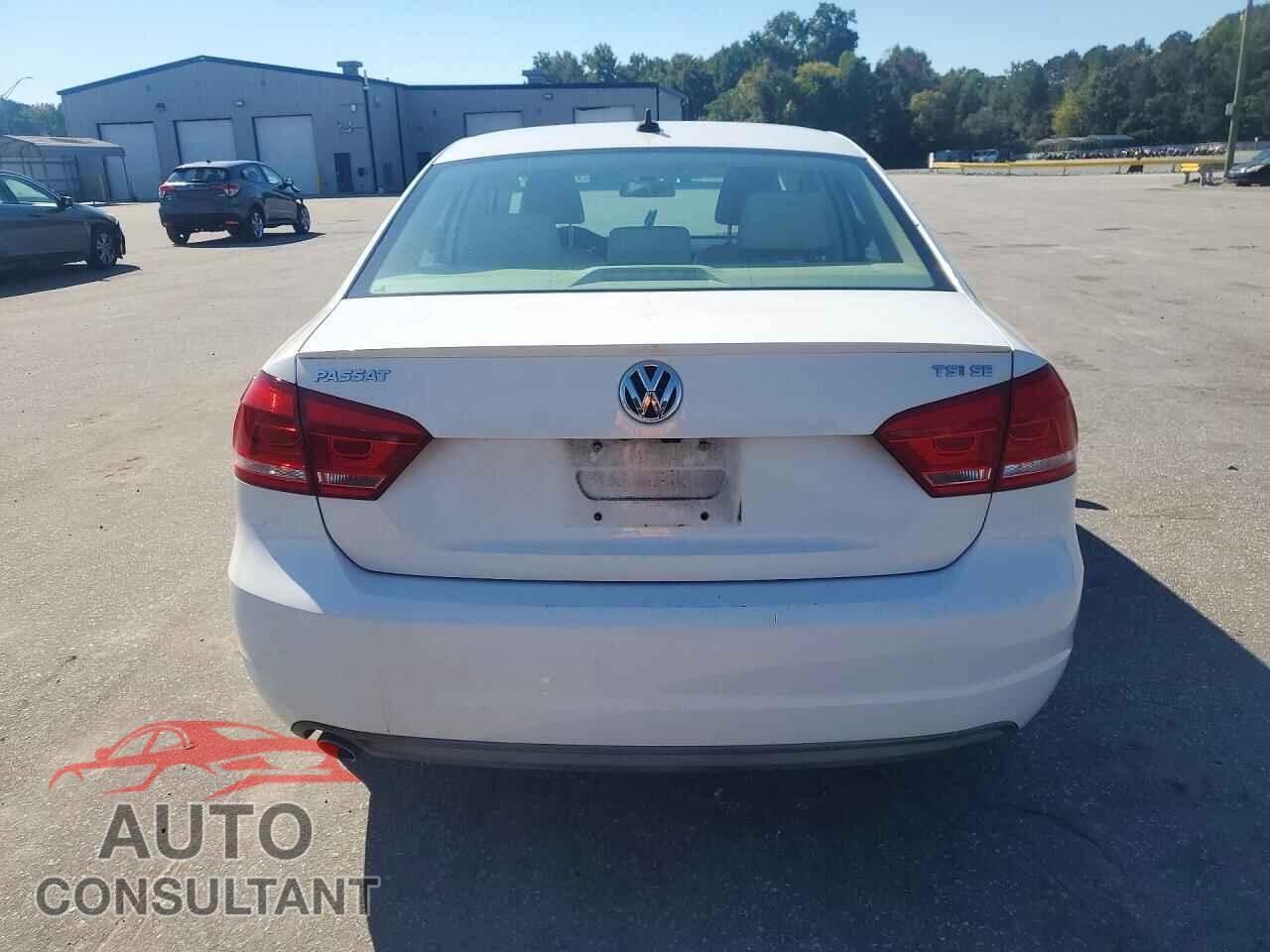 VOLKSWAGEN PASSAT 2015 - 1VWBT7A35FC019357