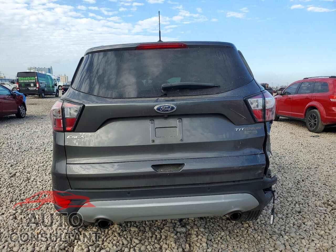 FORD ESCAPE 2017 - 1FMCU0JD5HUD36066
