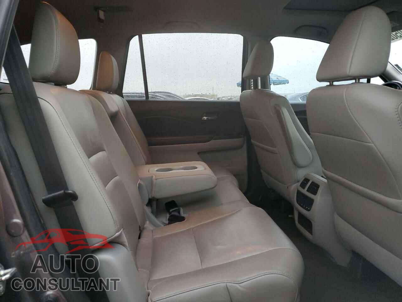 HONDA PILOT 2017 - 5FNYF6H5XHB050115
