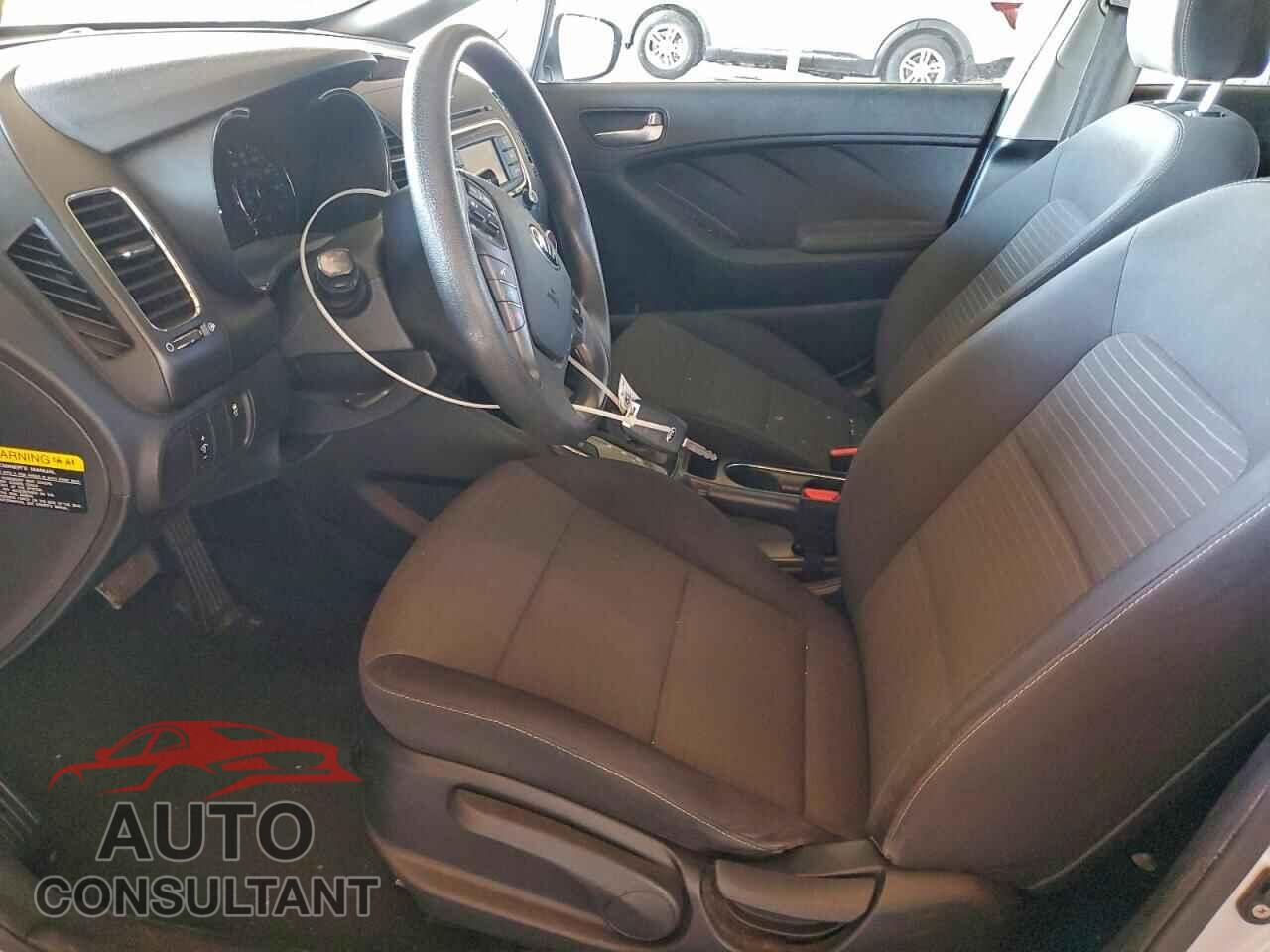 KIA FORTE 2018 - 3KPFL4A71JE166301