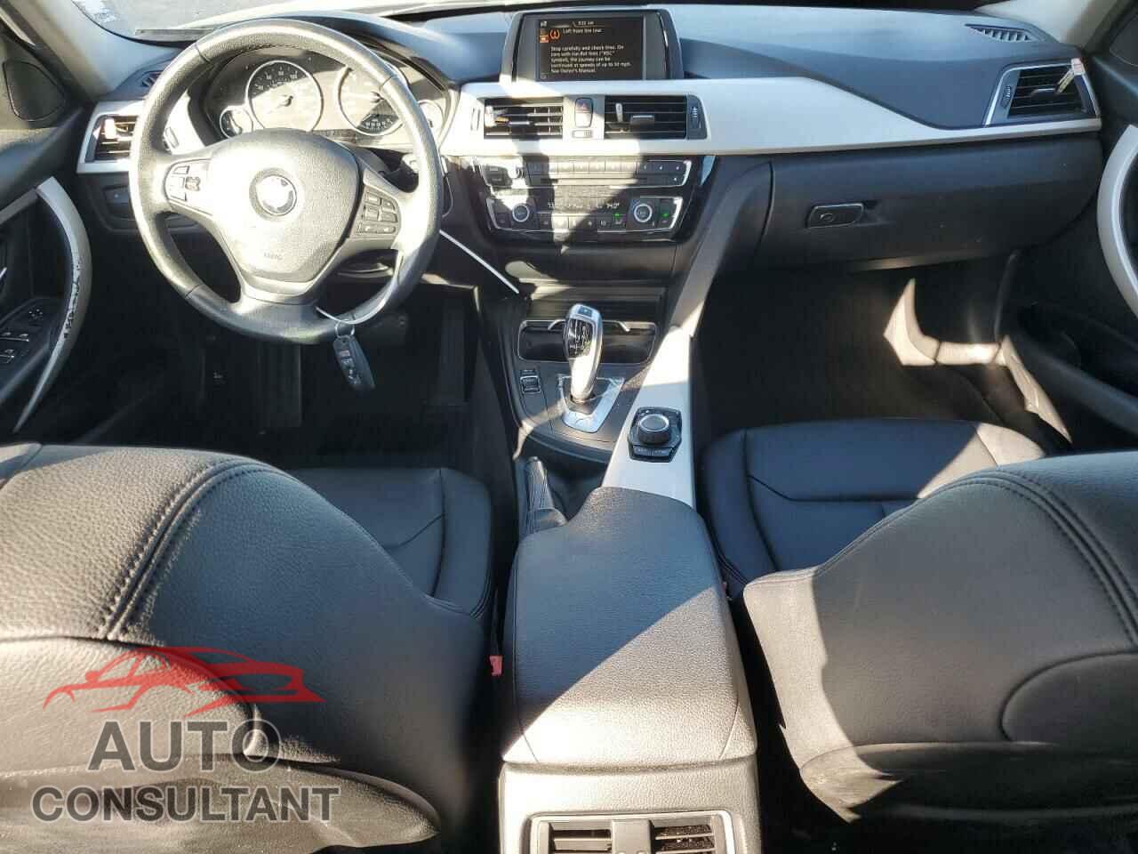 BMW 3 SERIES 2016 - WBA8E1G52GNU12071