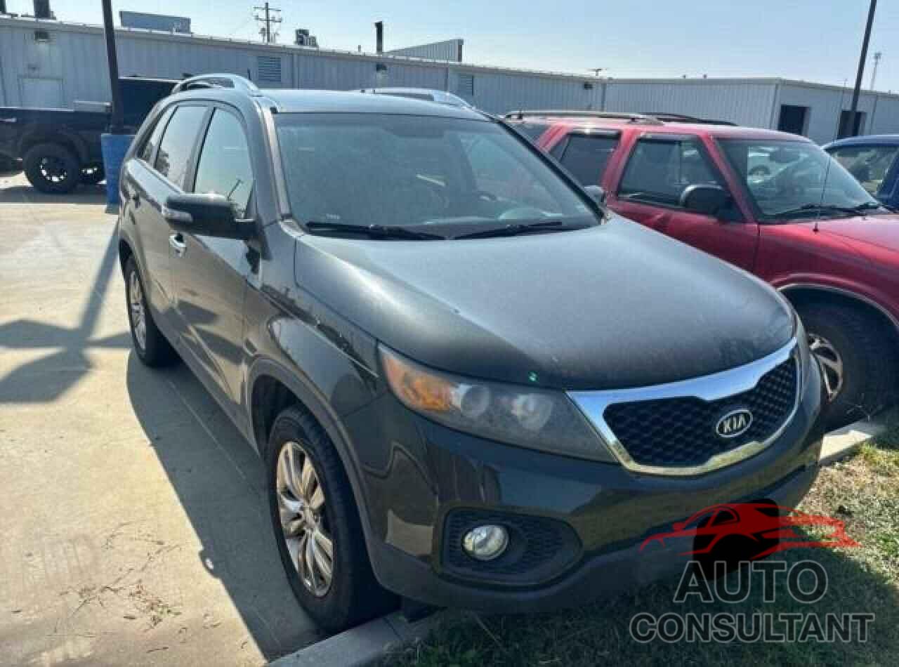 KIA SORENTO 2011 - 5XYKU4A27BG146574