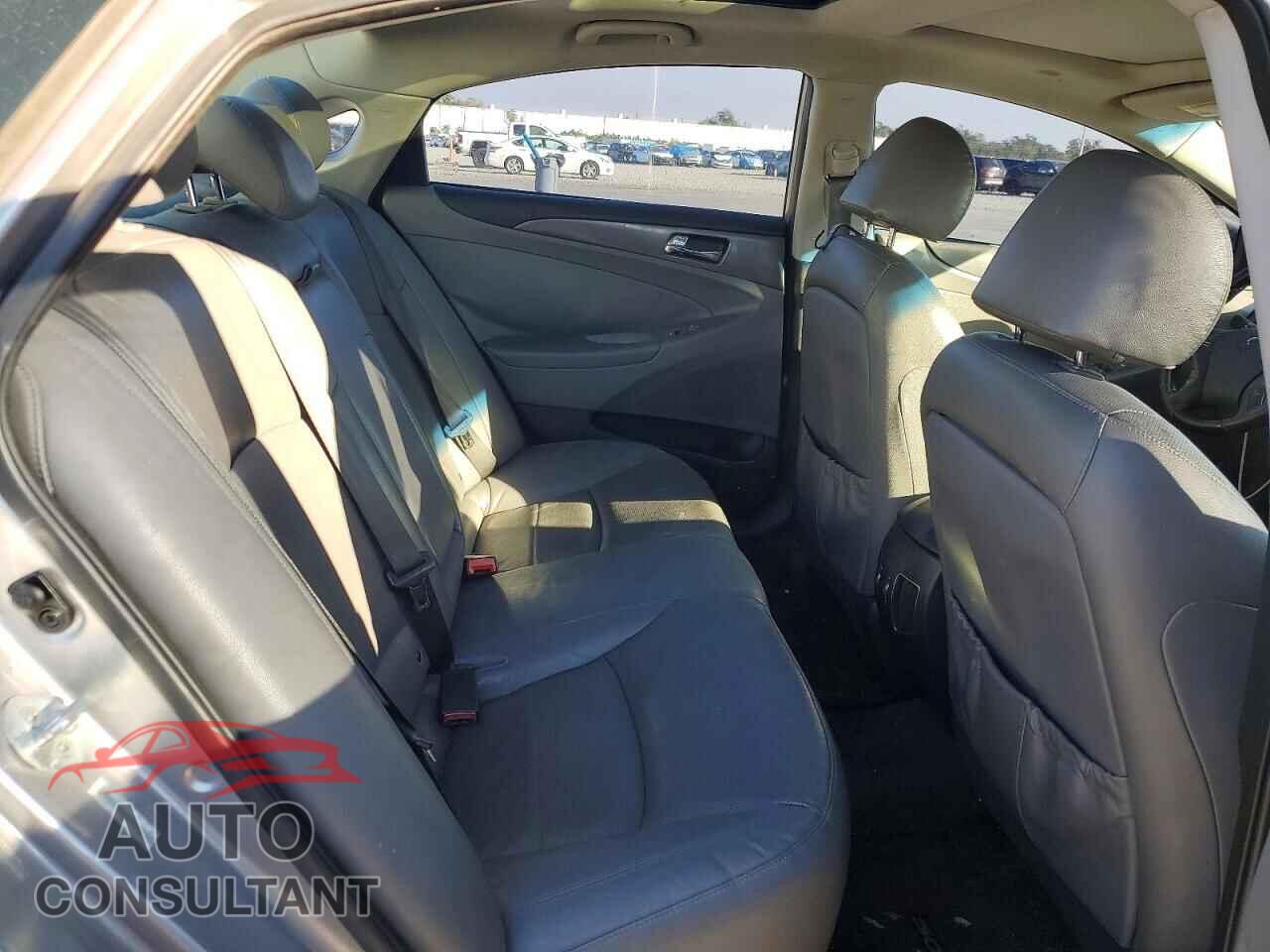 HYUNDAI SONATA 2012 - KMHEC4A40CA040918