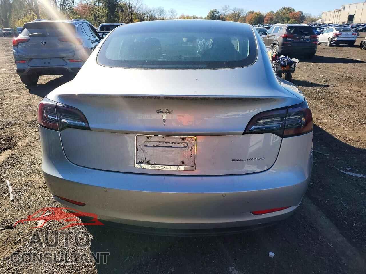 TESLA MODEL 3 2018 - 5YJ3E1EB8JF084893