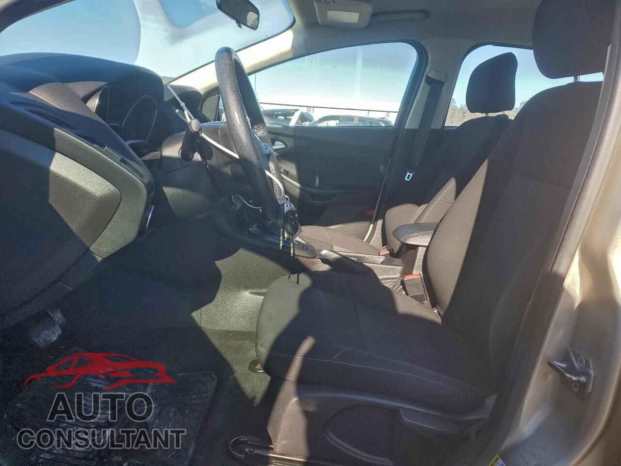 FORD FOCUS 2017 - 1FADP3F20HL321897