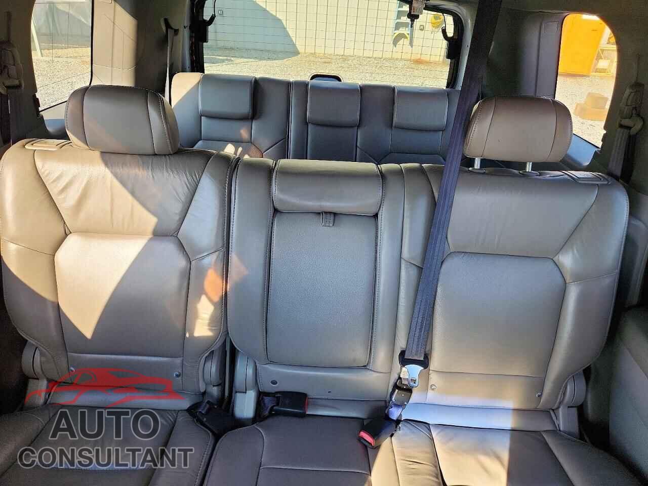 HONDA PILOT 2011 - 5FNYF4H54BB085616