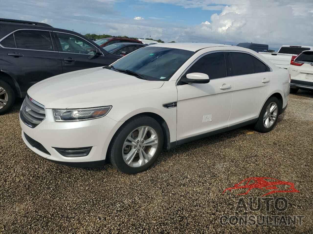 FORD TAURUS 2017 - 1FAHP2E82HG136986