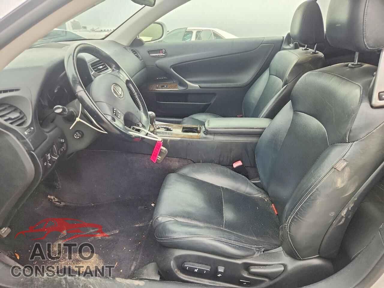 LEXUS IS 250C 2010 - JTHFF2C20A2502481