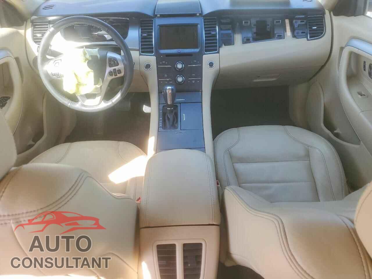 FORD TAURUS 2017 - 1FAHP2E86HG135100