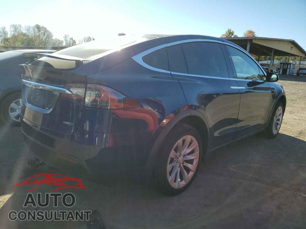 TESLA MODEL X 2018 - 5YJXCBE21JF123577