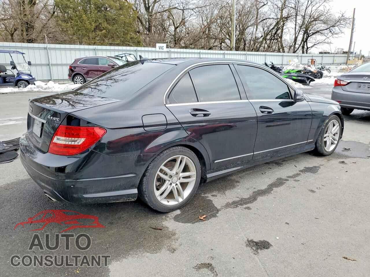 MERCEDES-BENZ C-CLASS 2012 - WDDGF8BBXCA688247