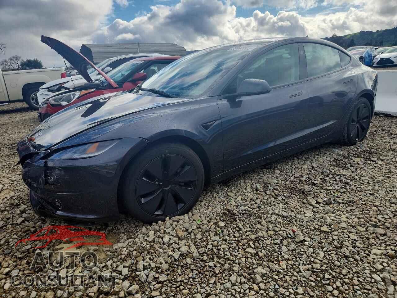 TESLA MODEL 3 2024 - 5YJ3E1EB4RF739837