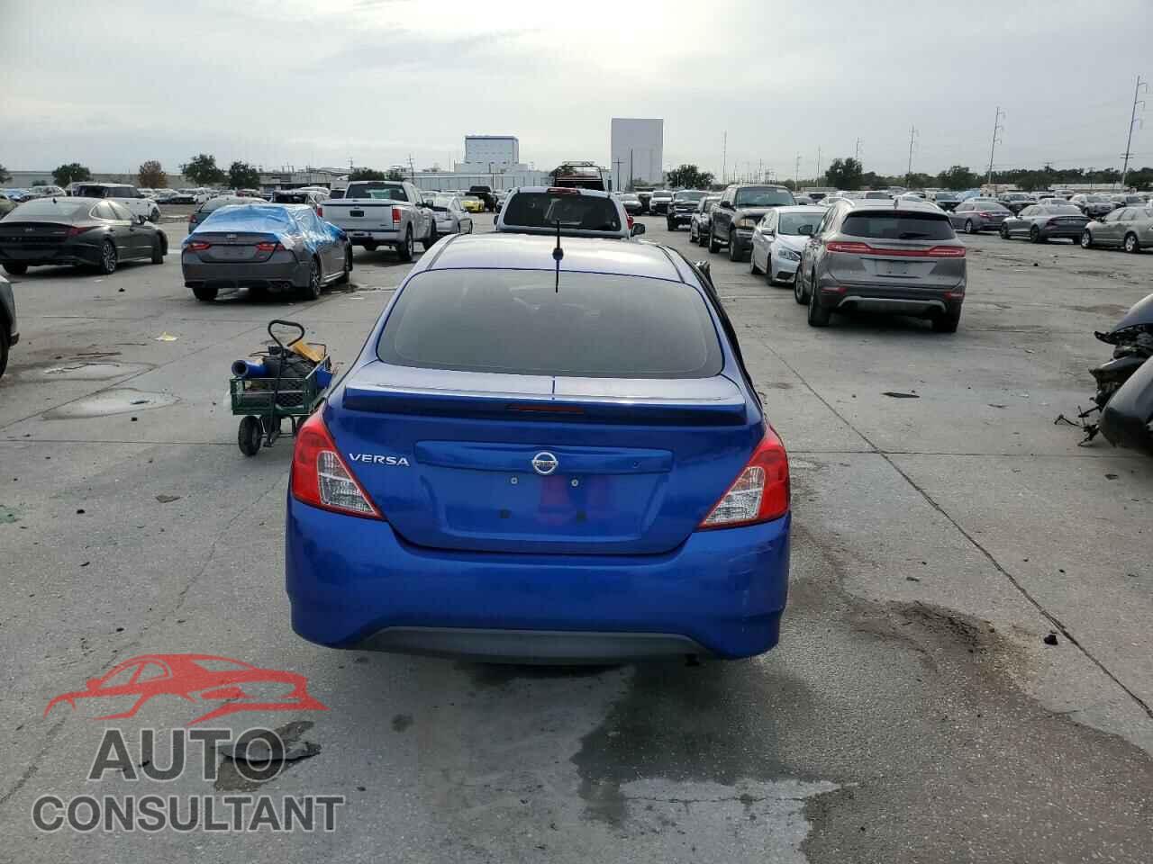 NISSAN VERSA 2017 - 3N1CN7AP0HL866639