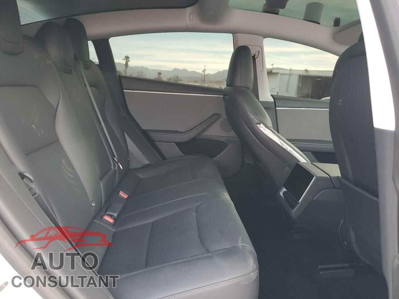 TESLA MODEL 3 2024 - 5YJ3E1EA4RF784896