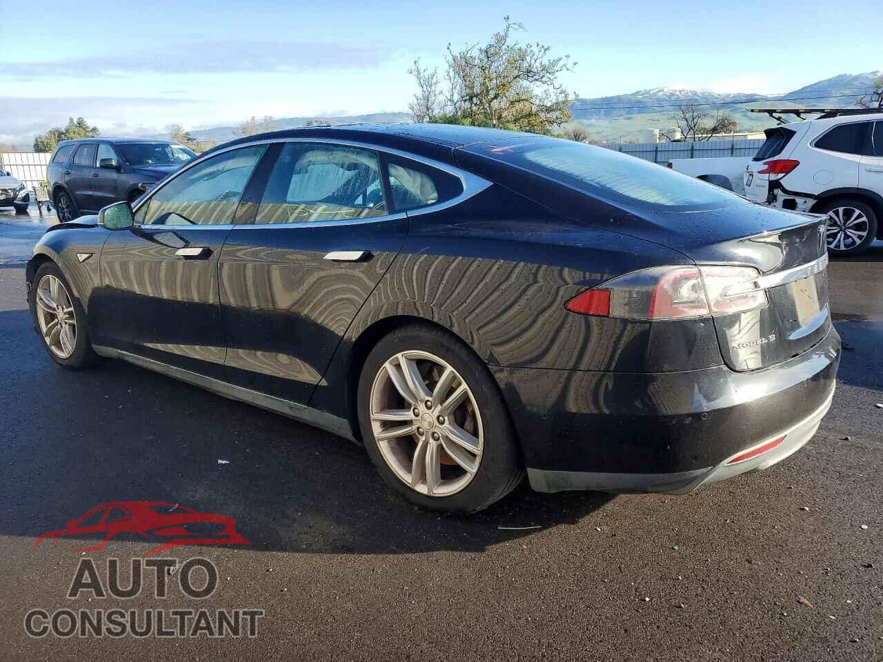 TESLA MODEL S 2015 - 5YJSA1E28FF115249