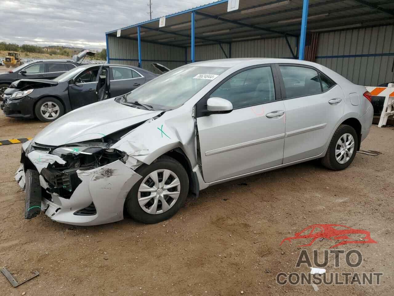 TOYOTA COROLLA 2018 - 2T1BURHE4JC038338